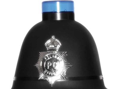 Casca de politist britanic cu girofar