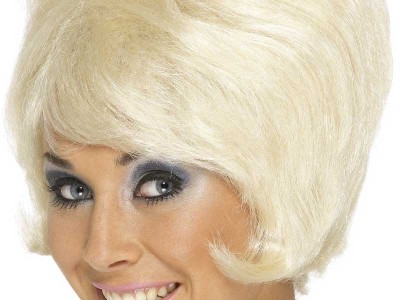 Peruca Beehive 60's blonda